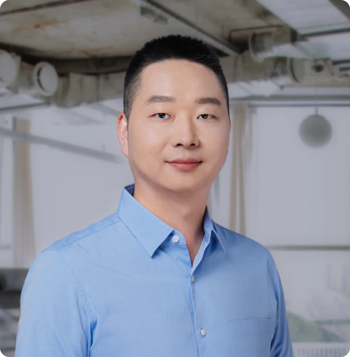 Headshot of Leo Li
